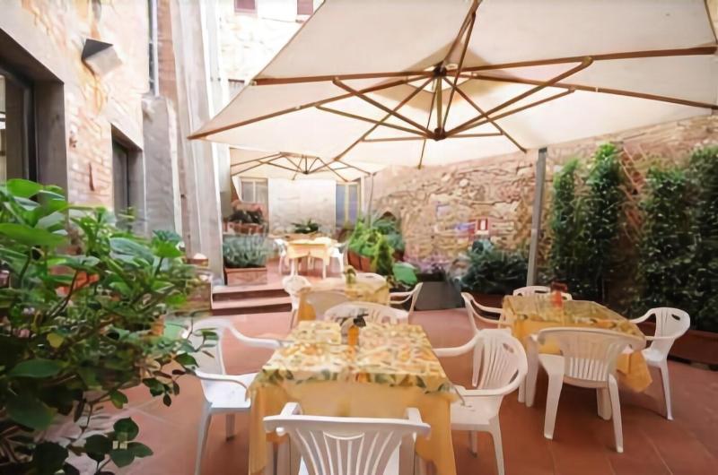 Albergo Duomo Montepulciano Stazione Exteriör bild