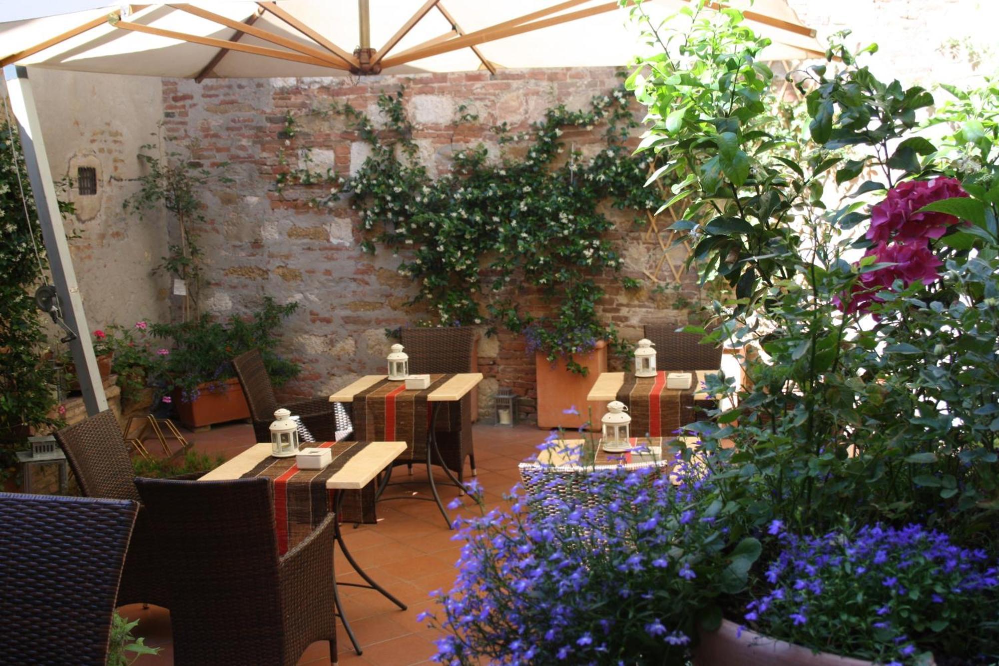 Albergo Duomo Montepulciano Stazione Exteriör bild